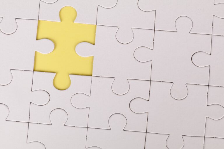 5 Incredible Tips to Help You Solve a Jigsaw Puzzle if You're Just